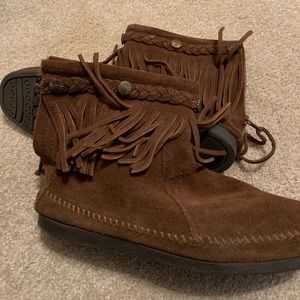 Minnetonka size 8 moccasins